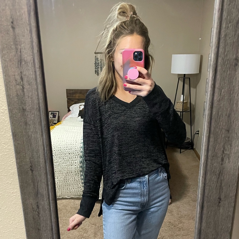 Black vneck sweater